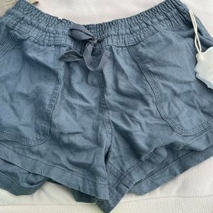 Altar’d  State Women’s Shorts, new with tags. Size Large.